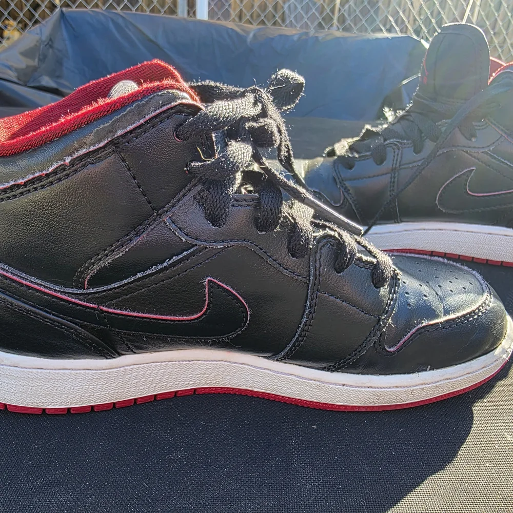 Black and Red High-Top Sneakers - Picture 6 of 10